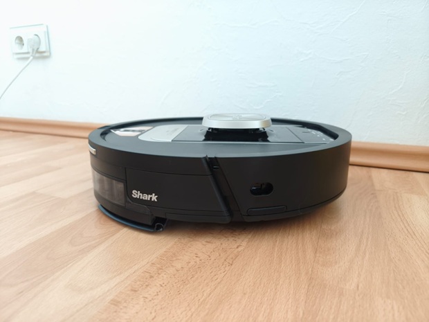 Saugroboter mit Wischfunktion Shark_ PowerDetect UV Reveal, ThermaCharged PowerDetect & PowerDetect NeverTouch Test Shark_ PowerDetect UV Reveal, ThermaCharged PowerDetect & PowerDetect NeverTouch Saugroboter mit Wischfunktion im neuesten Praxistest