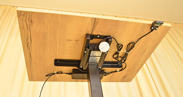 Worktrainer TinyDesk Gasfeder 1-beiniger Sitz-Steh-Schreibtisch im Test