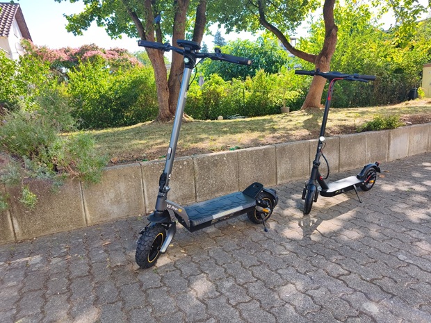 Premium E-Scooter iscooter_E9TMAX & V5Pro Test iscooter_E9TMAX & V5Pro Premium E-Scooter im neuesten Praxistest