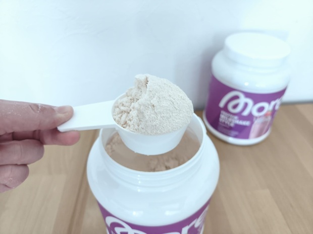 Whey Protein More_Strawberry Shake Test More_Strawberry Shake Whey Protein im neuesten Praxistest