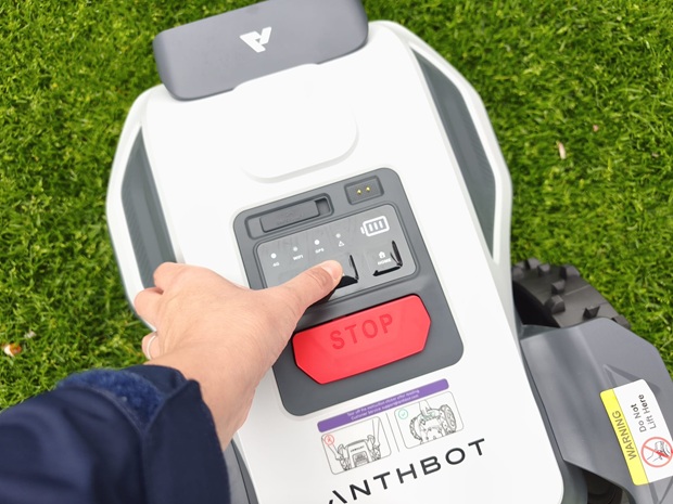 ANTHBOT_2_M9