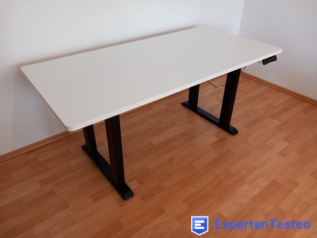 DESKSPACE_TITAN