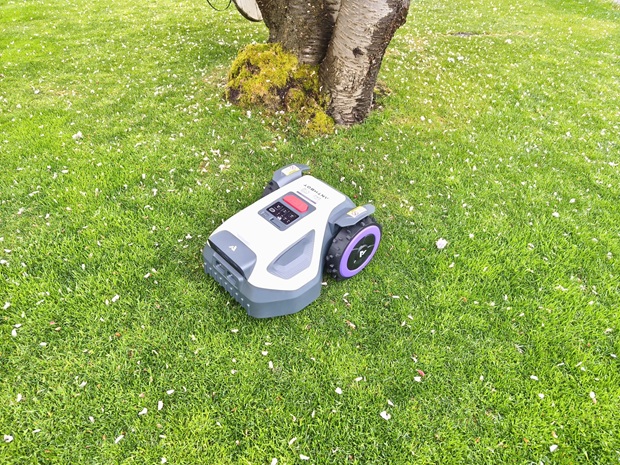 Rasenmähroboter ANTHBOT_2_M9 Test ANTHBOT_2_M9 Rasenmähroboter im neuesten Praxistest