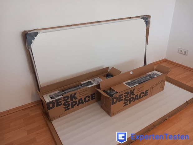 DESKSPACE_TITAN
